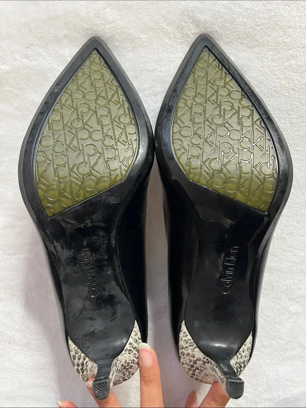 Calvin Klein size 7 Stiletto Pumps w/ Textured Snake pattern heel